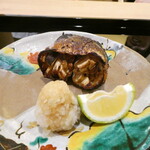 澤田 - 焼物　松茸の秋刀魚巻き　鬼下ろしで