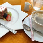 ミエ シマムラ - ケーキとドリンク付。コーヒーも旨い