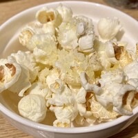 カステリーナ - 【'24.10】お通しのポップコーンにはチーズがかかってます