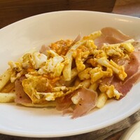 バル デ エスパーニャ ムイ 東京店 - エストレージャドス　目玉焼きをかき混ぜた後