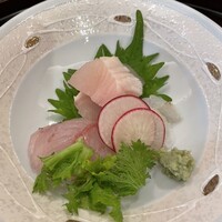 一灯 - ほうぼう、フグ、サワラの刺身