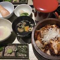 炭焼きうなぎ・かしわ 登河 - 