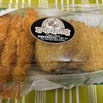 石垣精肉店 - エビフライ 130円＋税 カニクリームコロッケ 150円＋税♪