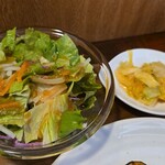 キッチン ブルー グローブ - サラダ、お新香のアップ