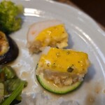 キッチン ブルー グローブ - ズッキーニを添えて