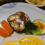 キッチン ブルー グローブ - 備え付け野菜のアップ