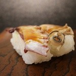 築地すし大 - マダコ、ハマグリ。