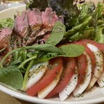 焼きもの家 慶 - この店の肉野菜サラダ系はコスパ王だ