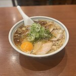 中華そば 共楽 - チャーシューメン たまご 背脂 カラメ ネギ多め