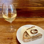 NECCO - アンチョビとバターのブルスケッタ／アラカルト