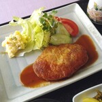 レストラン ルイ - ハンバーグ・サラダ