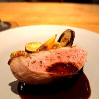 ヴィア・デル・エンメ - ⚫肉料理
                    「鴨胸肉のロースト　カシスと赤ワインのソース」