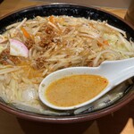 荻窪 武茂 - 辛味挽肉を溶かした後。