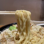 荻窪 武茂 - モチモチの平打ち麺。