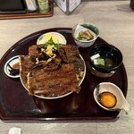 鰻 炭焼 ひつまぶし 美濃金 神田本店 - 