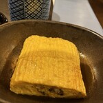 あつた蓬莱軒 本店 - う巻き　これで半分の量　熱々出て来ます