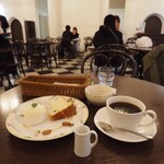 カフェ フロインドリーブ 本店 - 