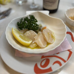 ヨシカミ - ホタテのカルパッチョは小粋なタレント