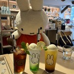 ディック・ブルーナ テーブル - 