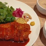 洋食 KOKICHI - 料理写真:名代とんかつランチ。とんかつとは認めない