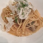 オストレア oysterbar&restaurant - 牡蠣と明太子のクリームパスタ