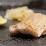 鉄板焼 - のどぐろの炭火焼、カボスの爽やかな香りと山椒塩を添えて