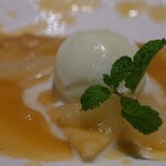 鉄板焼 - 鉄板で仕上げる洋梨のクレープシュゼット