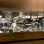 レストラン ローブ - 店舗内観（オープンキッチン）