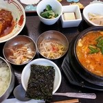 SOUL - ホルモン豆腐チゲ定食800円