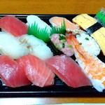 小僧寿し - 料理写真:「贅沢ひらめまぐろ一番」