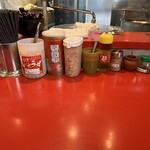 家系総本山 吉村家 - 卓上