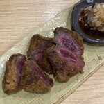 日本酒と肴 くら美 - 牛レアかつ