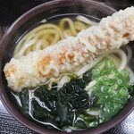 さか枝うどん - 釜かけ370円＋ちくわ天130円
