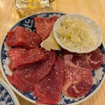 炭火焼肉ホルモン 横綱三四郎 - 