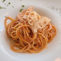 AWkitchen TOKYO 新丸ビル店 - 茨城県宮本三兄弟の『蓮根』のプッタネスカ。美味しい。