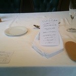 ウシマル - テーブルセットはカジュアルな感じでした。