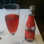 ウシマル - 甘口のスパークリングワインは、とても口当たりが良かったです。