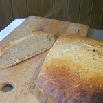 ウシマル - フォカッチャを切ると湯気が。。。