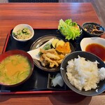 TETORA POD - 料理写真:瀬戸内鯛の天ぷら定食(1200円)