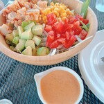 MARINA RESTAURANT TRIM - チキンのコブサラダ