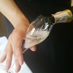 ウシマル - 車エビが濃厚な味だったので、辛口のスパークリングワインを頼みました。山形県産です。