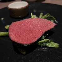 JAM17 DINING - 400°で旨味を閉じ込めた国産牛もも肉の石窯グリル