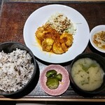 山の猿 - エビチリ御膳　1045円