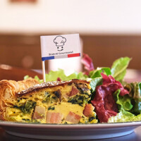 ビストロ グルマン - ランチセット 1600円 のパルミジャーノ＆ほうれん草のキッシュ