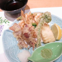 お料理なかき - 油物　白海老の掻揚げ　蛍烏賊　こごみ　筍の天婦羅