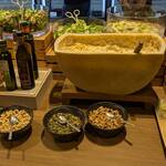 カスケイドカフェ - チーズケースのチーズ食べ放題は嬉しい