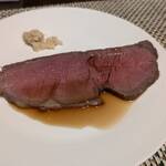 カスケイドカフェ - ソースをかけたのを後悔したローストビーフ