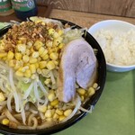 ジャンクガレッジ - ガリバタコーン味噌ラーメン　大　ライス付き