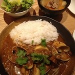 ワ カフェ エイム - 江戸前アサリ自然栽培の蕪のカレー