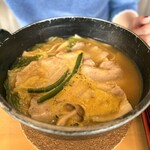 山梨ほうとう 浅間茶屋 - ・山梨さんろく豚の豚肉ほうとう 1,750円/税込